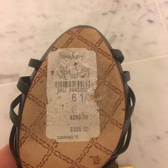 L.A.M.B peep toe heels - Picture 6 of 6